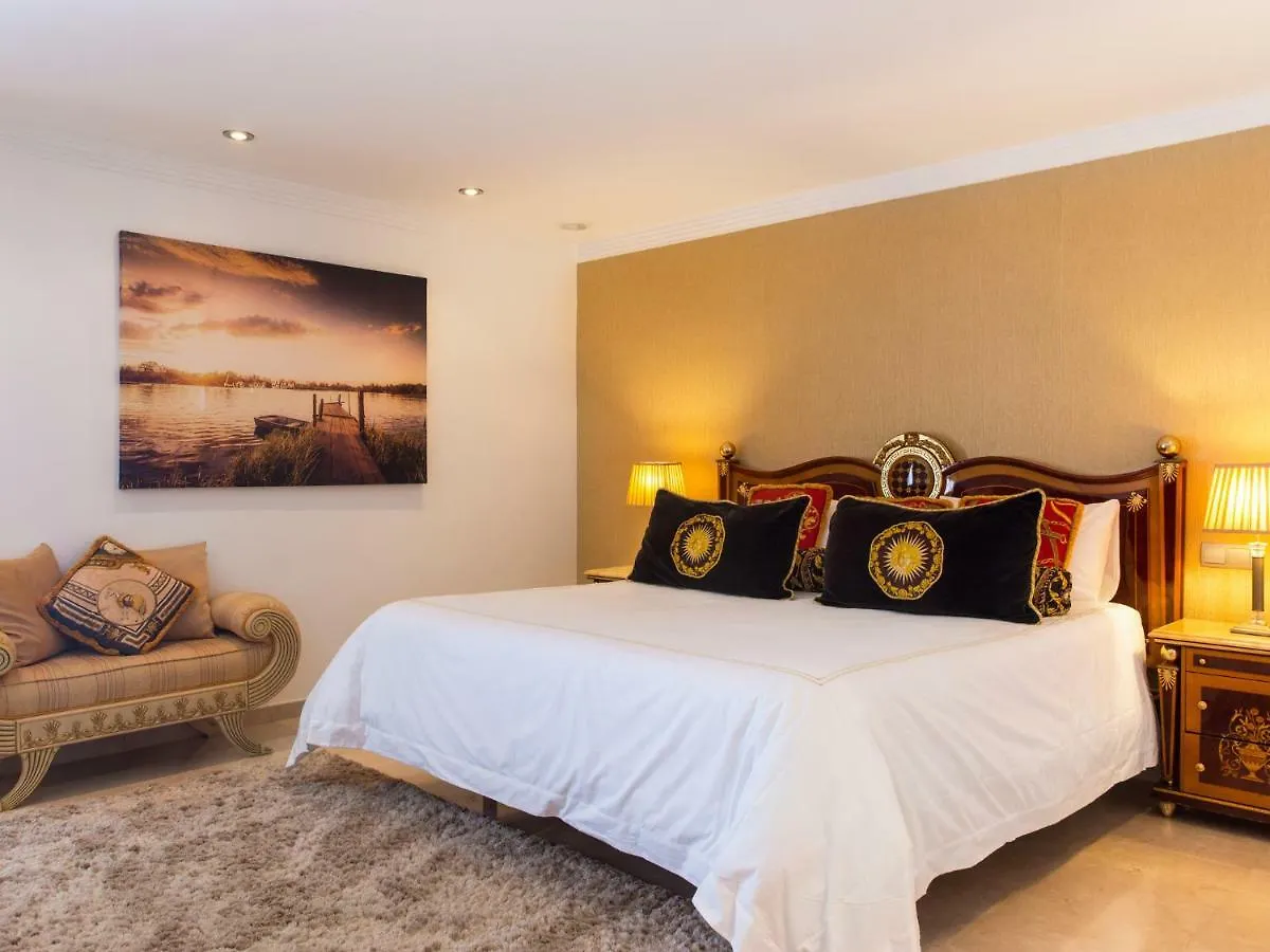 Villa Issabella Marbella 0*,