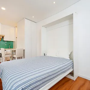 https://7ti7-telhal-apartment-with-a-lovely-backyard.hotels-lisbon-portugal.com