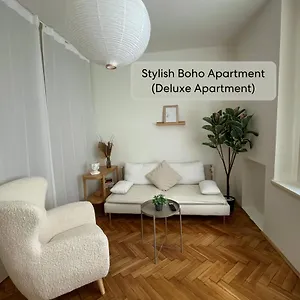 Urban Retreat I Modern Boho In Lovely Letna District - 10 Minutes From Old Town Apartment Prague