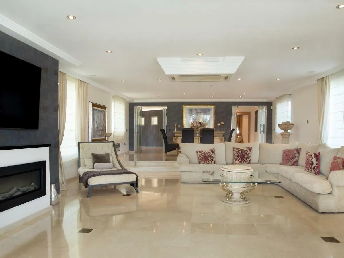 Villa Issabella Marbella 0*,  İspanya